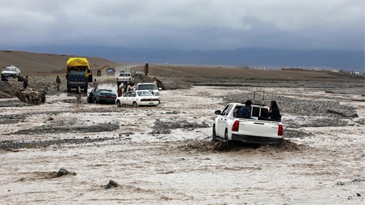 Afganistan\'da olumsuz hava koşulları nedeniyle en az 60 kişi öldü