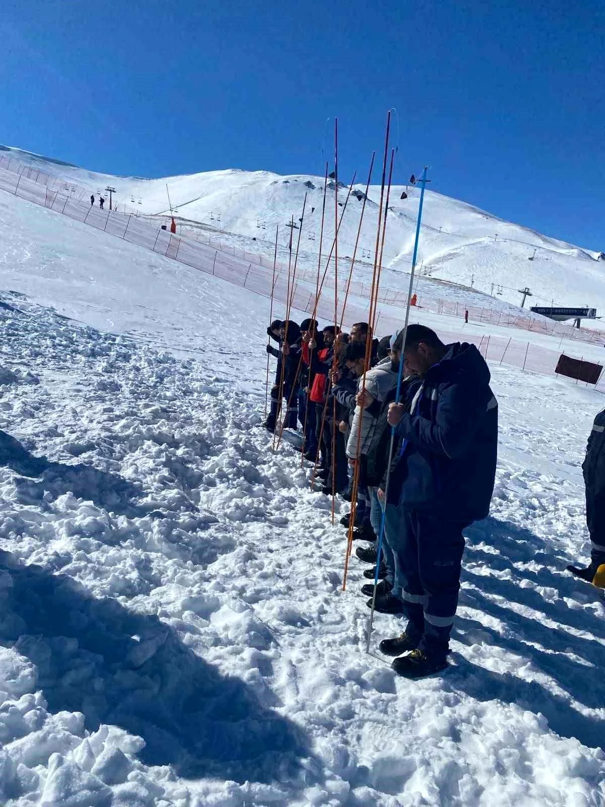 Aras Elektrik, personeline çığda arama ve kurtarma eğitimi verdi