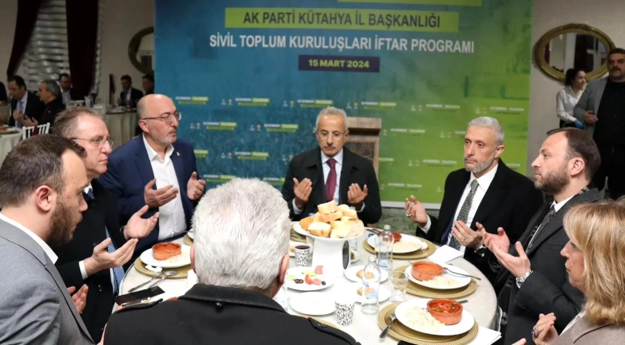 Ulaştırma ve Altyapı Bakanı Abdulkadir Uraloğlu, AK Parti Kütahya İl Başkanlığının İftar Programına Katıldı