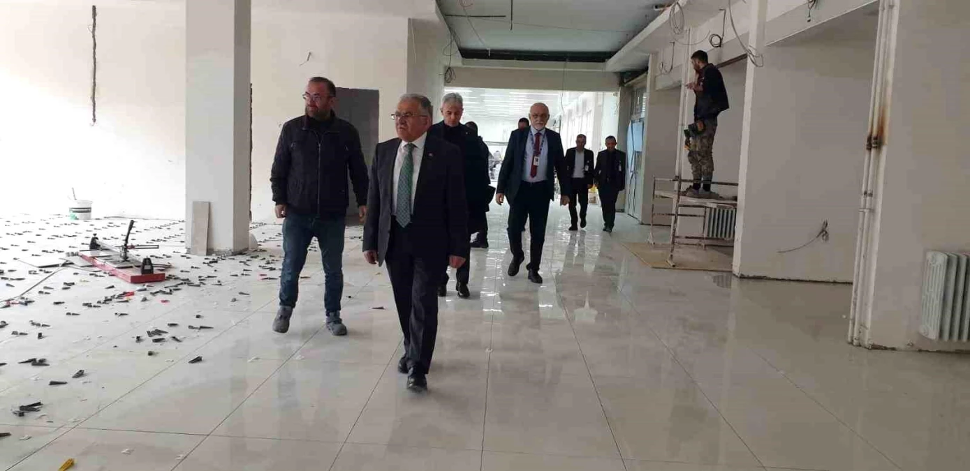 Kayseri Büyükşehir Belediyesi Erciyes Üniversitesi Hastanesi\'nde Yenileme Çalışmalarını İnceledi