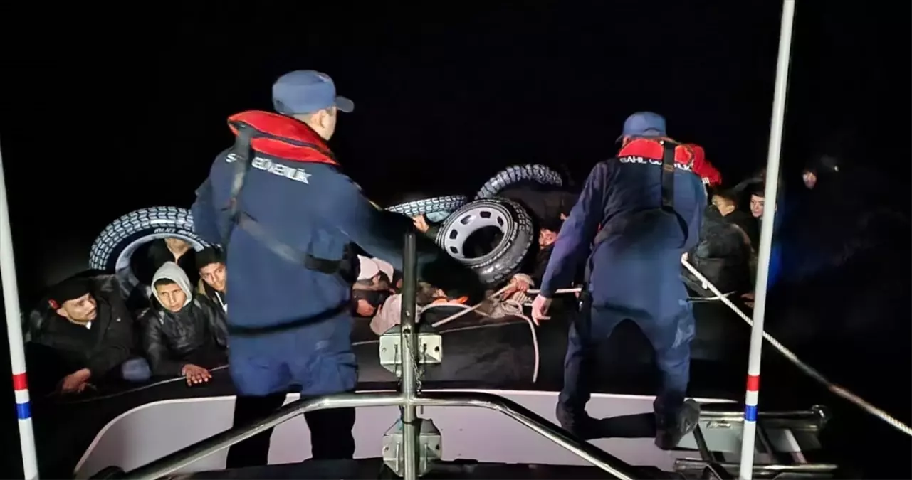 Muğla\'nın Bodrum ilçesinde 37 düzensiz göçmen yakalandı, 34 göçmen kurtarıldı