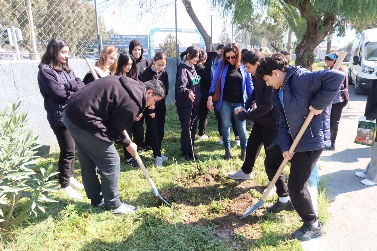 Bornova Belediyesi, Gençleri Sıfır Atık Bilinciyle Buluşturuyor