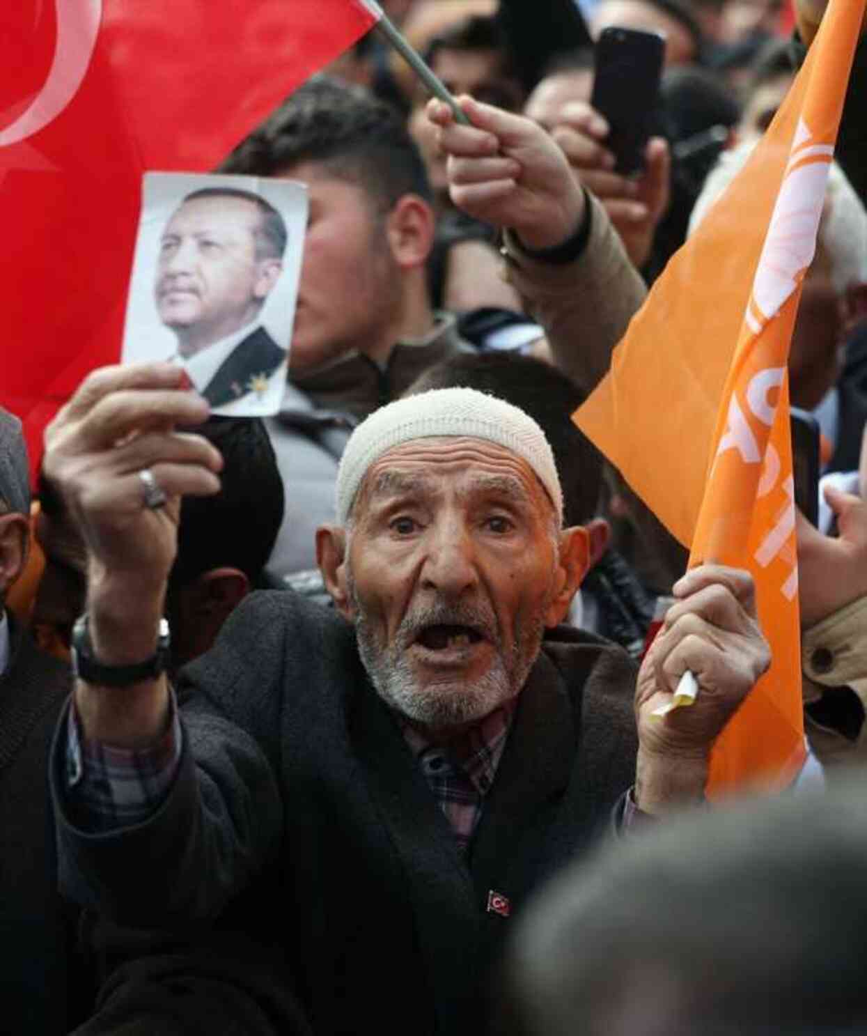 'Bu oyun iyice kirlendi' diyen Erdoğan, CHP'yi gündem yaratan para sayma videosu üzerinden vurdu 'Bu oyun iyice kirlendi' diyen Erdoğan, CHP'yi gündem yaratan para sayma videosu üzerinden vurdu