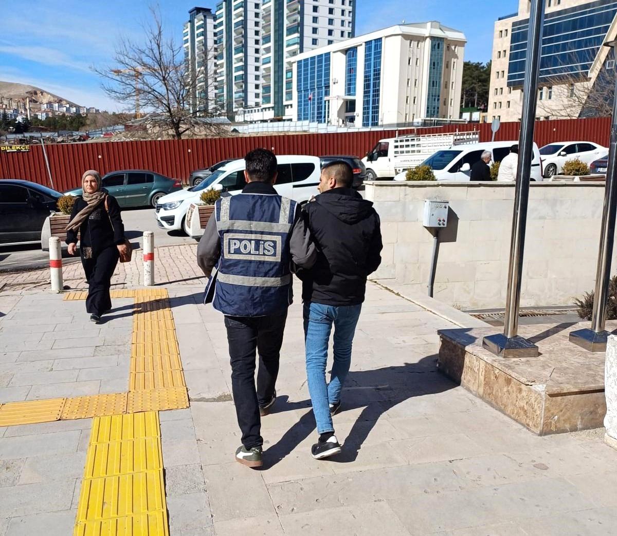 Elazığ\'da 24 zanlı, toplamda 168 yıl 85 ay kesinleşmiş hapis cezasıyla yakalandı