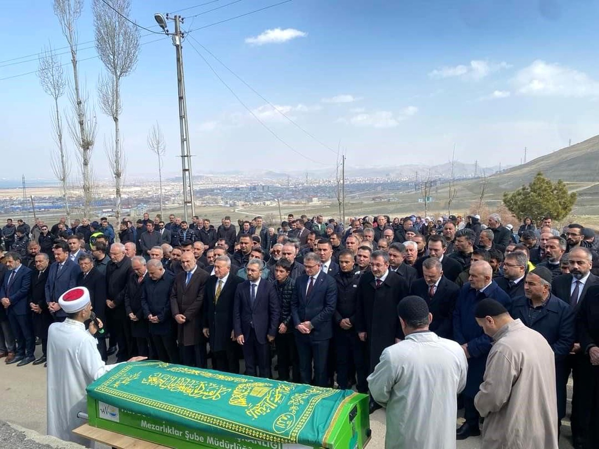 AK Parti Van İl Başkan Yardımcısı trafik kazasında hayatını kaybetti