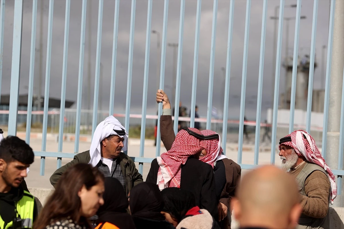 İsrail, Filistinlilerin Mescid-i Aksa\'ya geçişine kısıtlama uyguladı