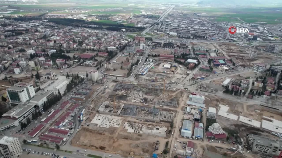 Kahramanmaraş\'ta Depremin 13. Ayında İnşaat Çalışmaları Devam Ediyor