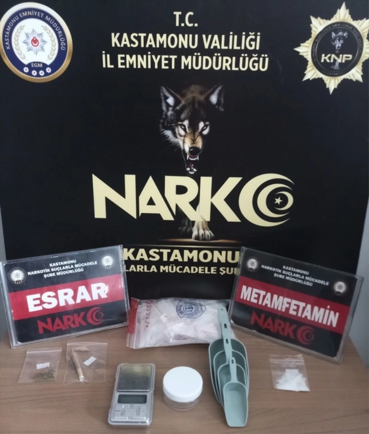 Kastamonu\'da Uyuşturucu Operasyonu: 3 Şüpheliden 1\'i Tutuklandı