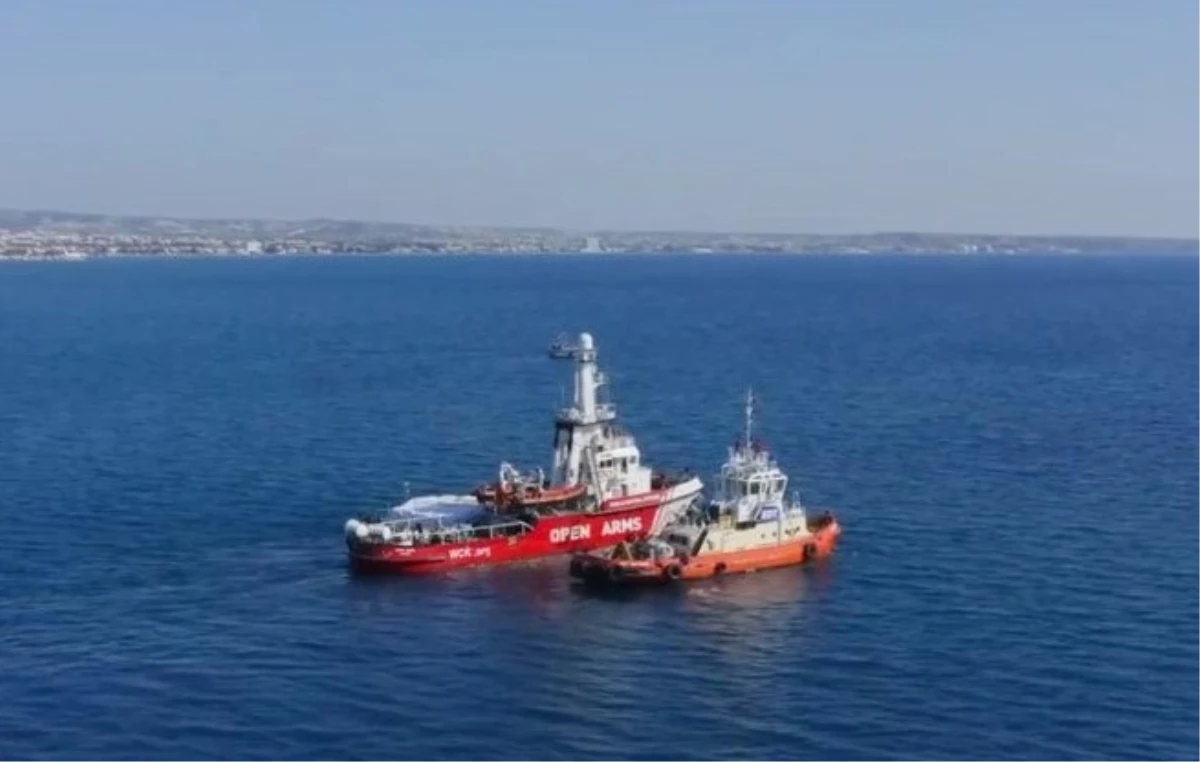 İsrail kuşatması altındaki Gazze\'ye yardım gemisi ulaştı