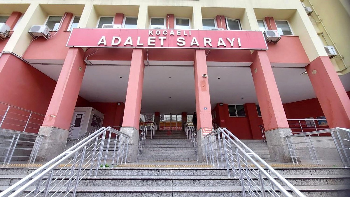 Kocaeli\'de Tutuklanan Uyuşturucu Ticareti Şüphelileri Hakim Karşısında