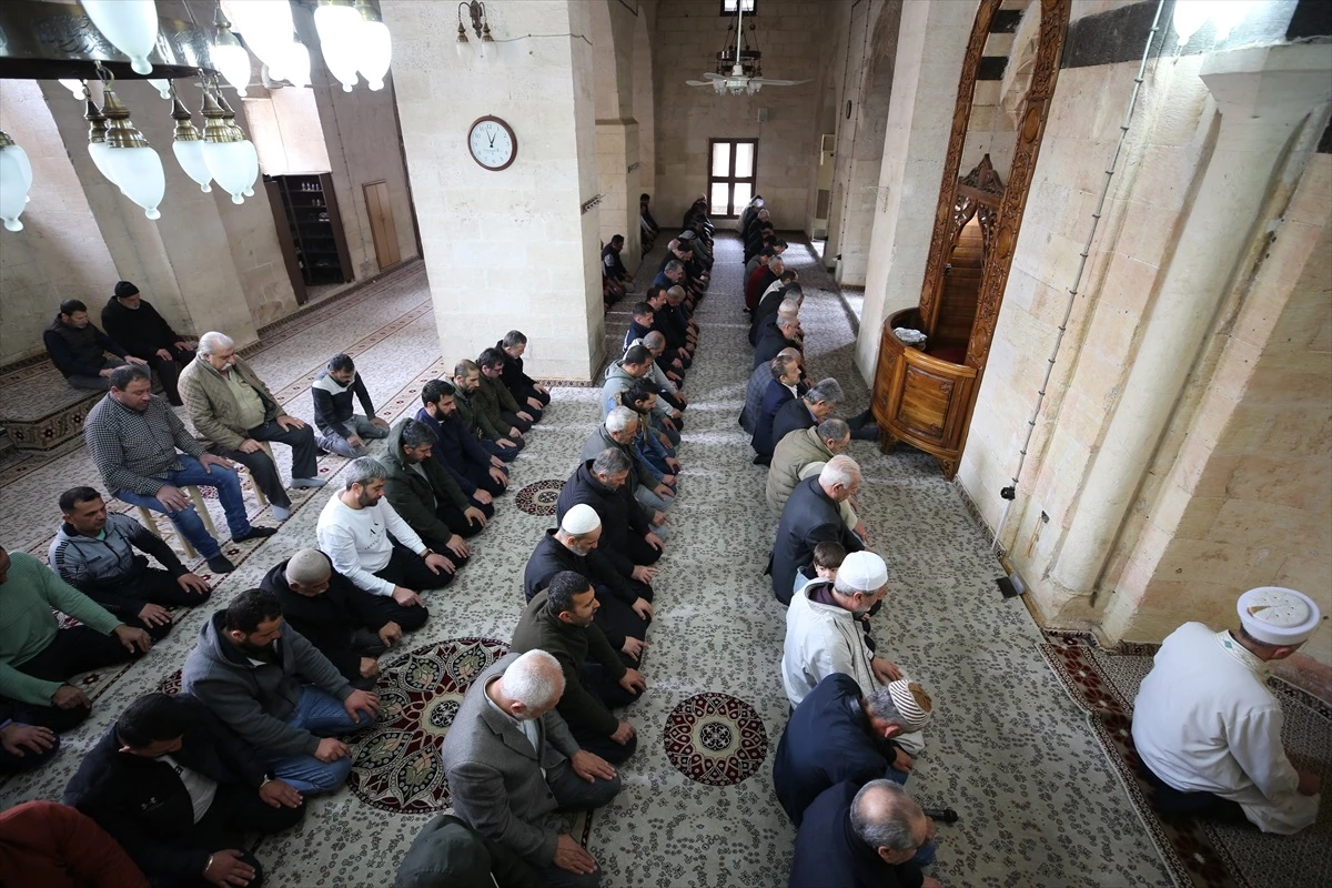 Mardin\'de tarihi camilerde ramazan ayının ilk cuma namazı kılındı
