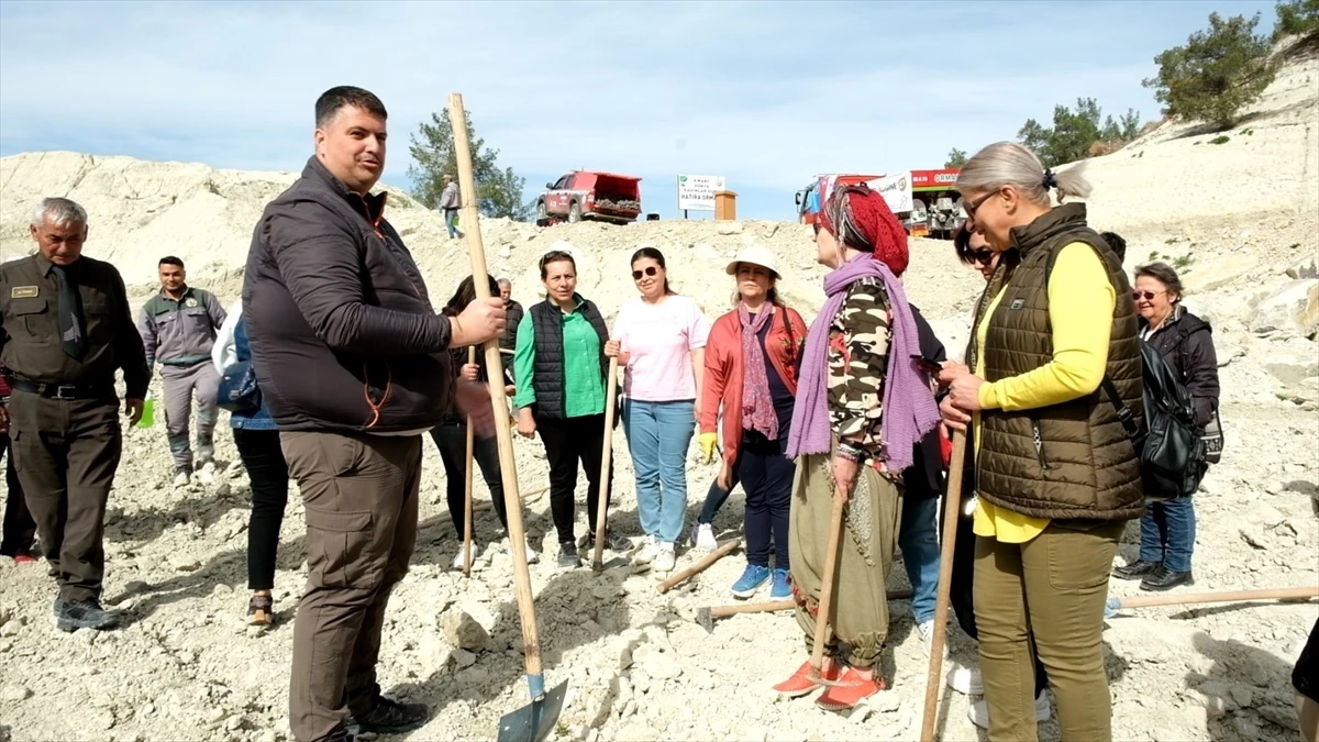 Mersin\'de Dünya Kadınlar Günü\'nde Hatıra Bahçesi Oluşturuldu