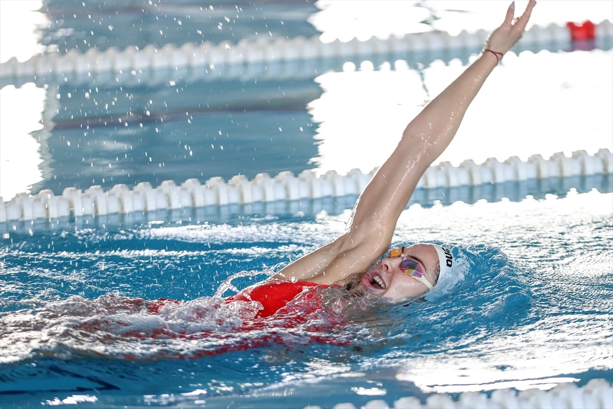 Bulgar Asıllı Milli Yüzücü Ekaterina Avramova, Paris 2024 Olimpiyatları\'na Hazırlanıyor