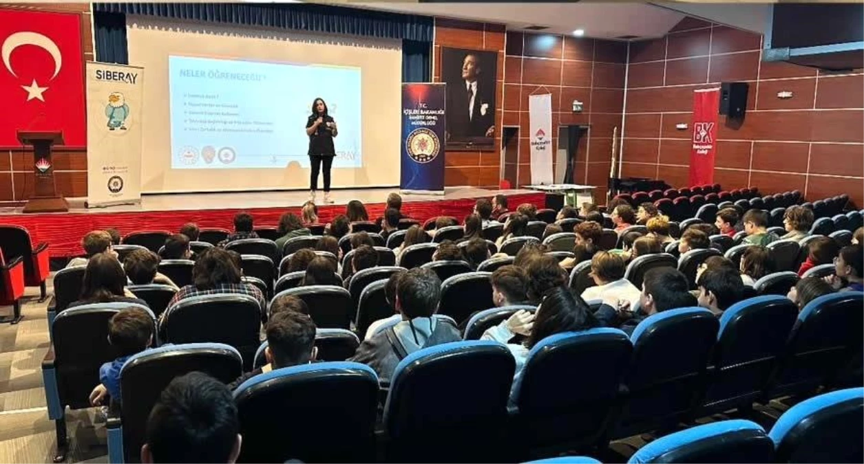 Samsun Emniyet Müdürlüğü Öğrencilere Siber Güvenlik Semineri Verdi