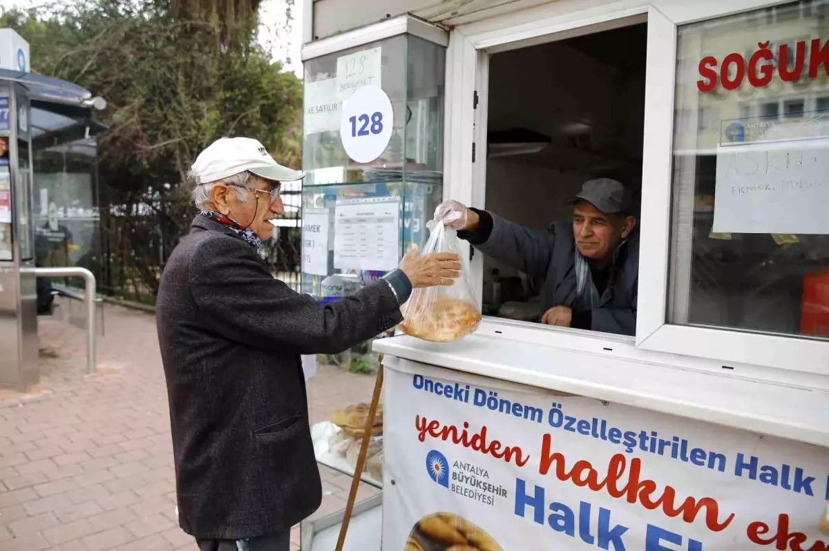 Antalya Büyükşehir Belediyesi Ramazan Pideleri Satışa Başladı