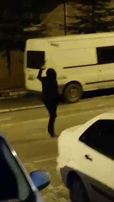 Sahur davulcusu olmayınca komşuları bağırarak uyandırdılar Sahur davulcusu olmayınca komşuları bağırarak uyandırdılar