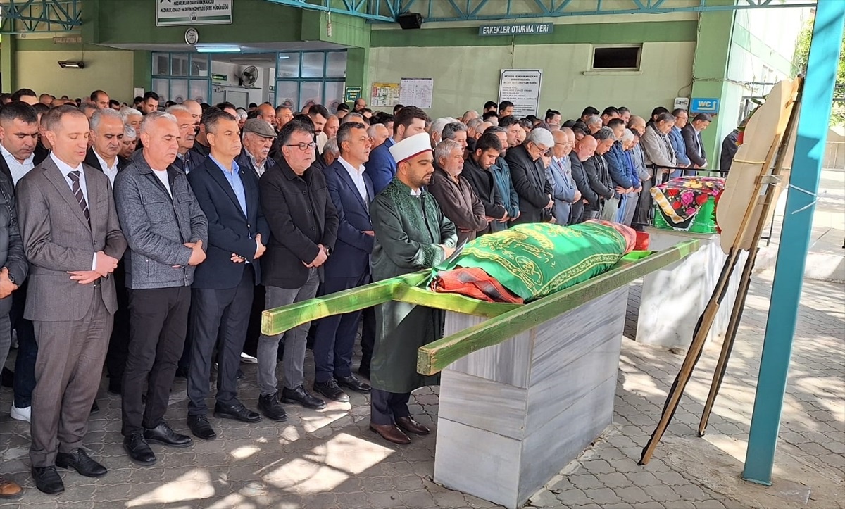 Tarsus\'ta Harita Teknisyeni Toprak Kayması Sonucu Hayatını Kaybetti