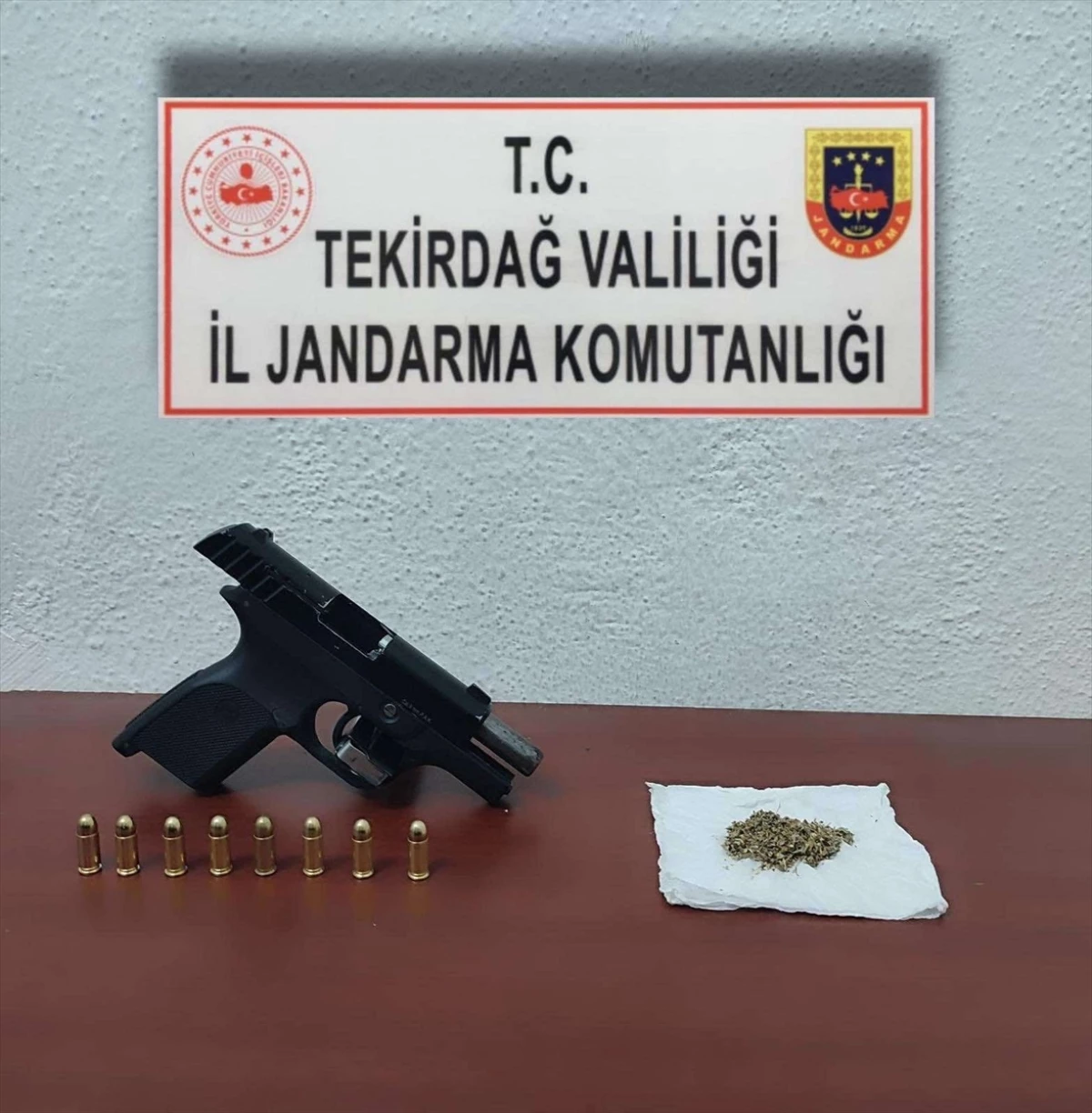 Tekirdağ\'da Uyuşturucu Ticareti Yapan 10 Şüpheli Gözaltına Alındı