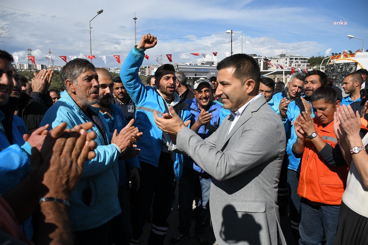 Kuşadası Belediye Başkanı Ömer Günel, Temizlik İşleri Müdürlüğü\'nü ziyaret etti