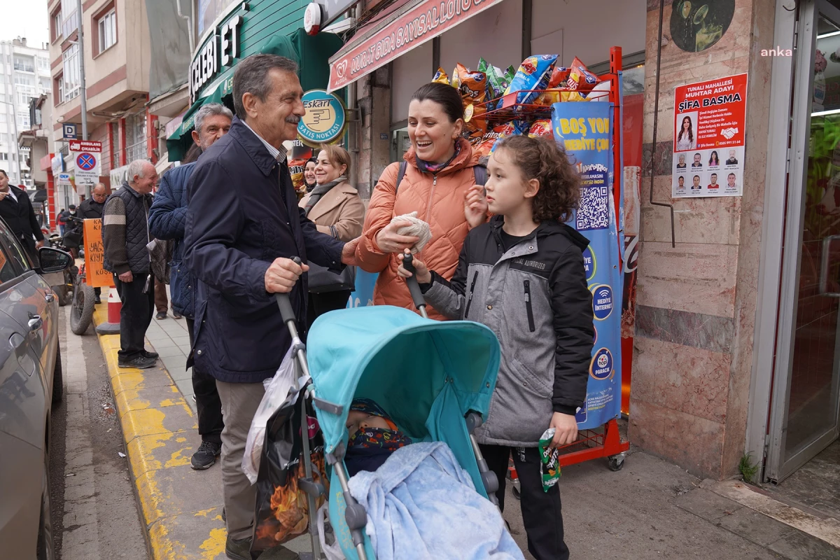 Tepebaşı Belediye Başkanı Ahmet Ataç, Sakarya Caddesi\'nde Esnafı Ziyaret Etti