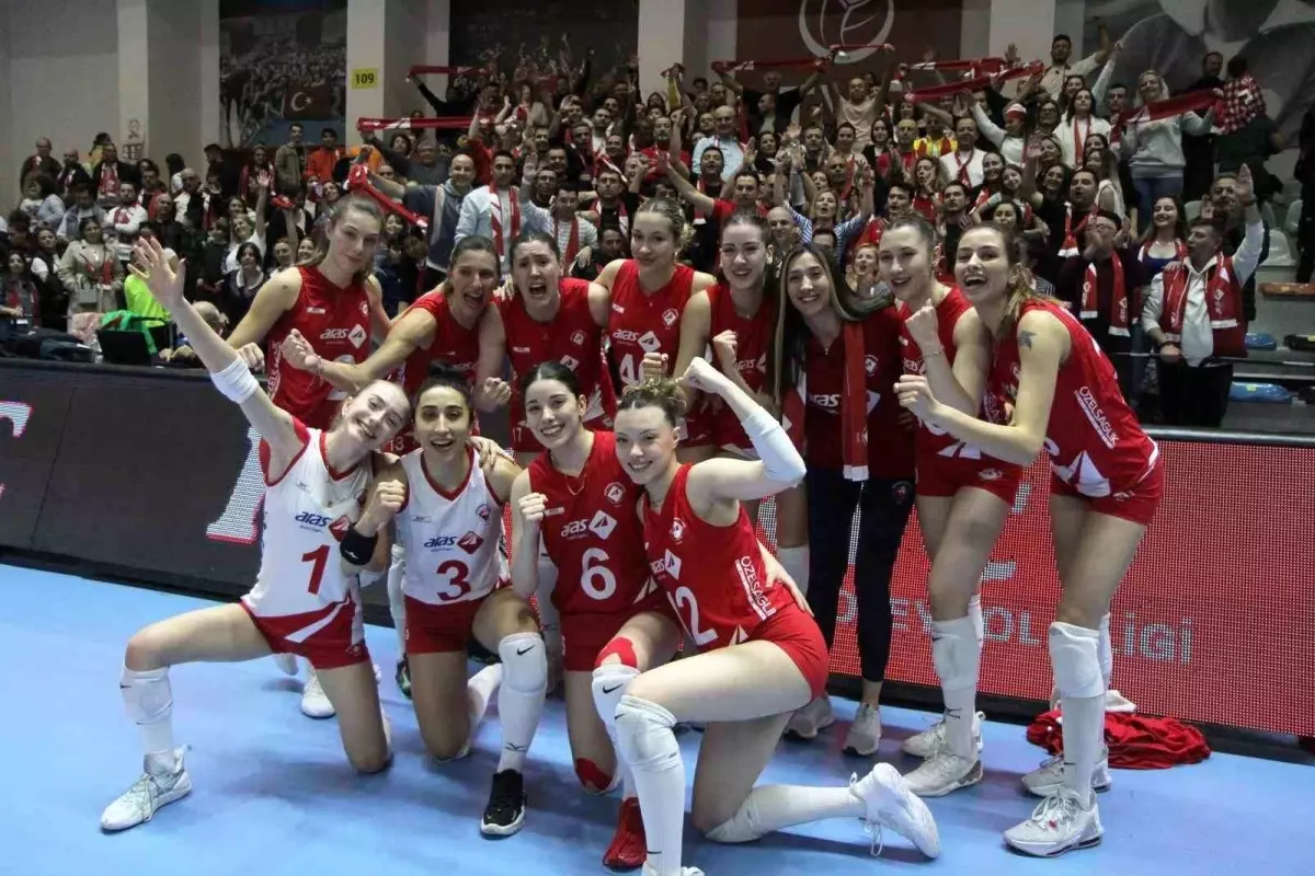 Aras Kargo Kadınlar 1. Ligi\'nde şampiyon oldu