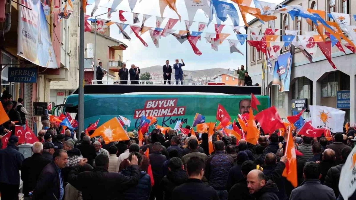 Konya Büyükşehir Belediye Başkanı Uğur İbrahim Altay, Hüyük\'te Esnafla ve Vatandaşlarla Buluştu