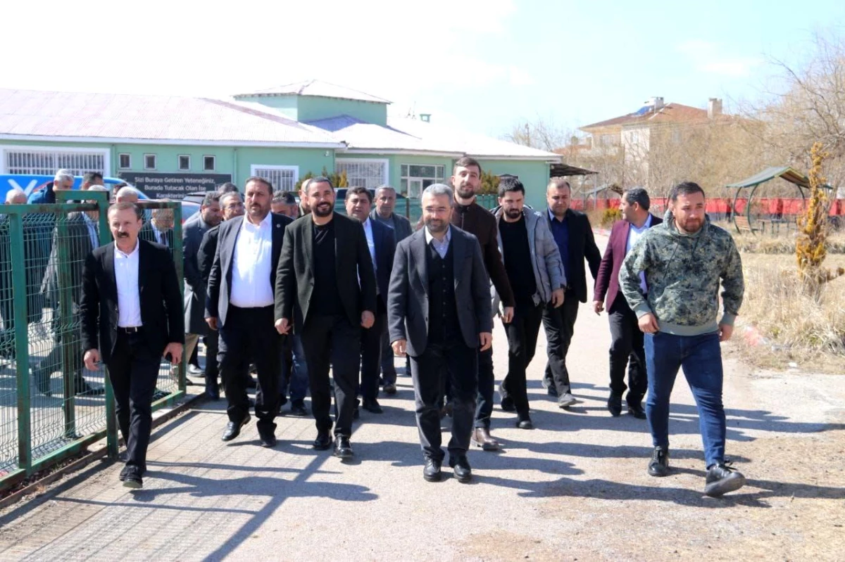Edremit Belediye Başkanı İsmail Say, Vanspor FK\'yı ziyaret etti