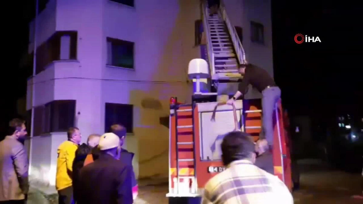 Bolu\'da 4 katlı apartmanda yangın paniği
