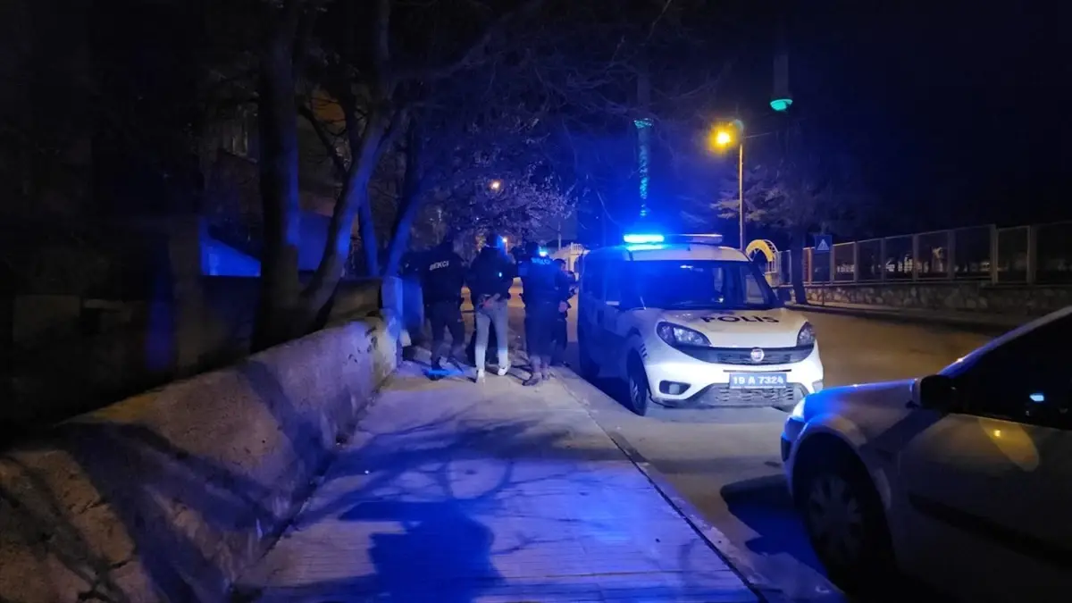 Çorum\'da kaçan kişi, kardeşinin kimliğini taşıdığı tespit edilince gözaltına alındı