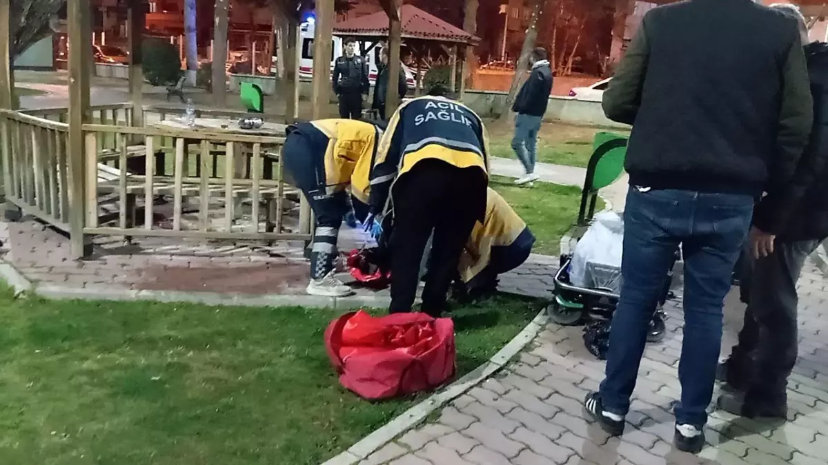 Çorum\'da pompalı tüfekle saldırıya uğrayan gencin bacakları ampute edildi