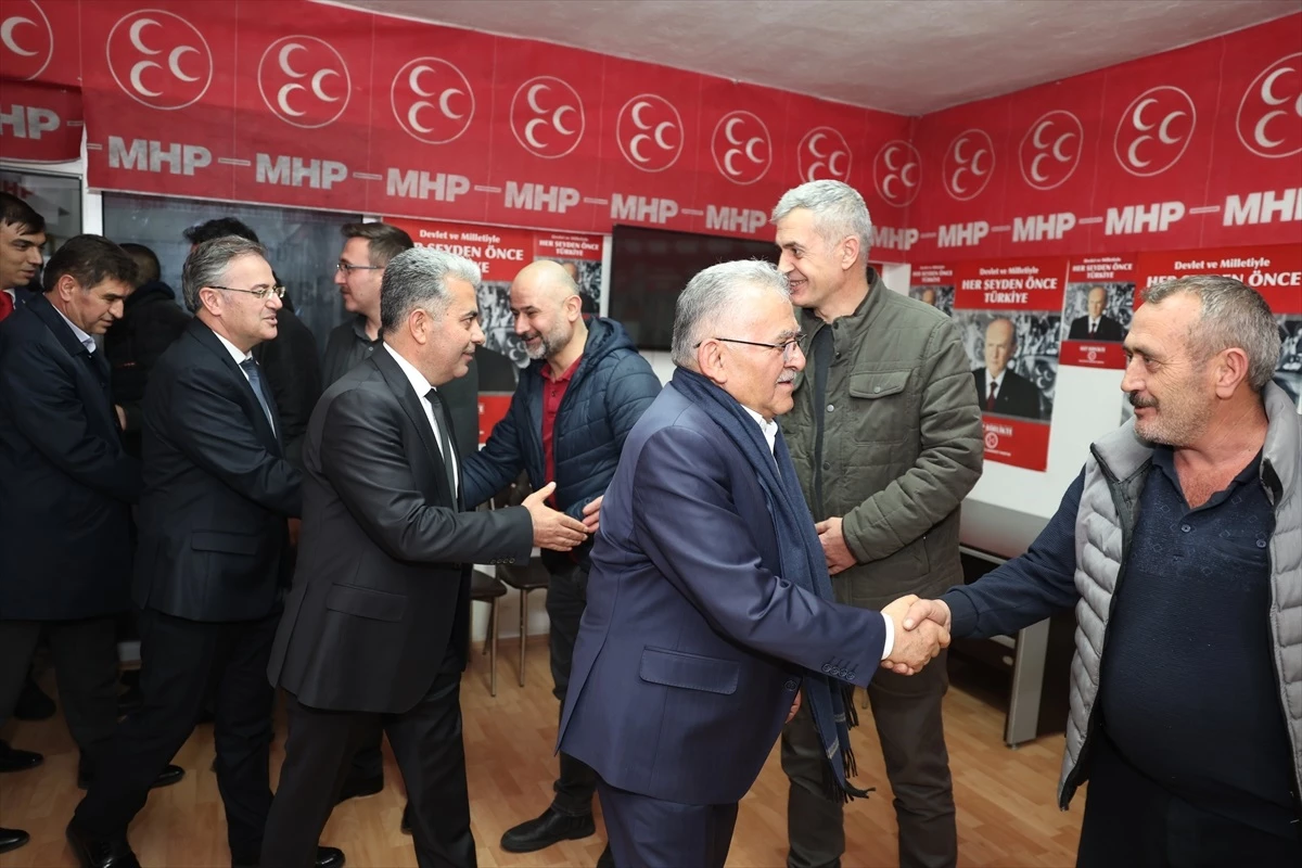 Kayseri Büyükşehir Belediye Başkanı Memduh Büyükkılıç, Hacılar ilçe başkanlıklarını ziyaret etti