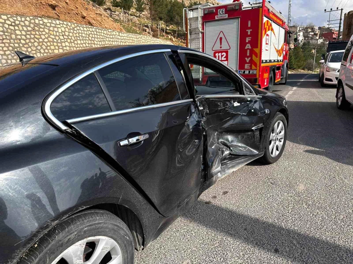 Mardin\'de Otomobil Kazası: 2 Yaralı
