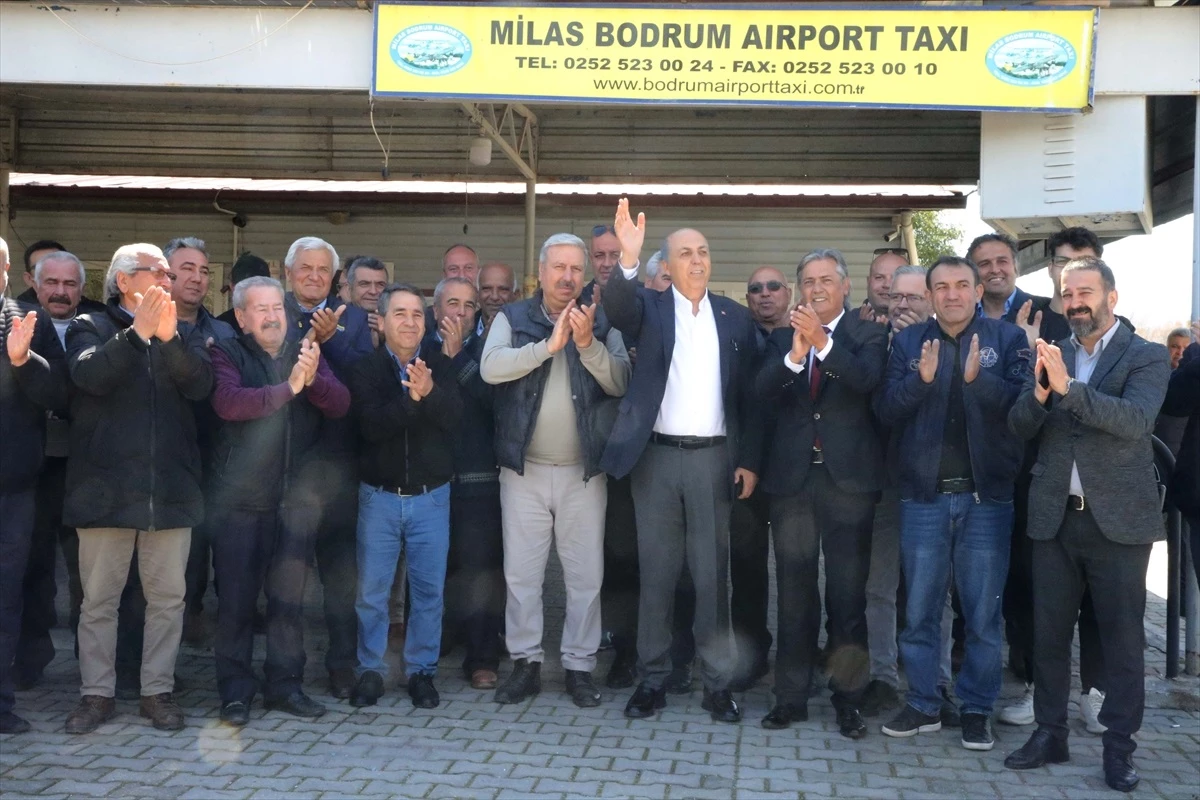 Cumhur İttifakı\'nın Muğla Büyükşehir Belediye Başkan adayı Aydın Ayaydın, taksicilerle buluştu