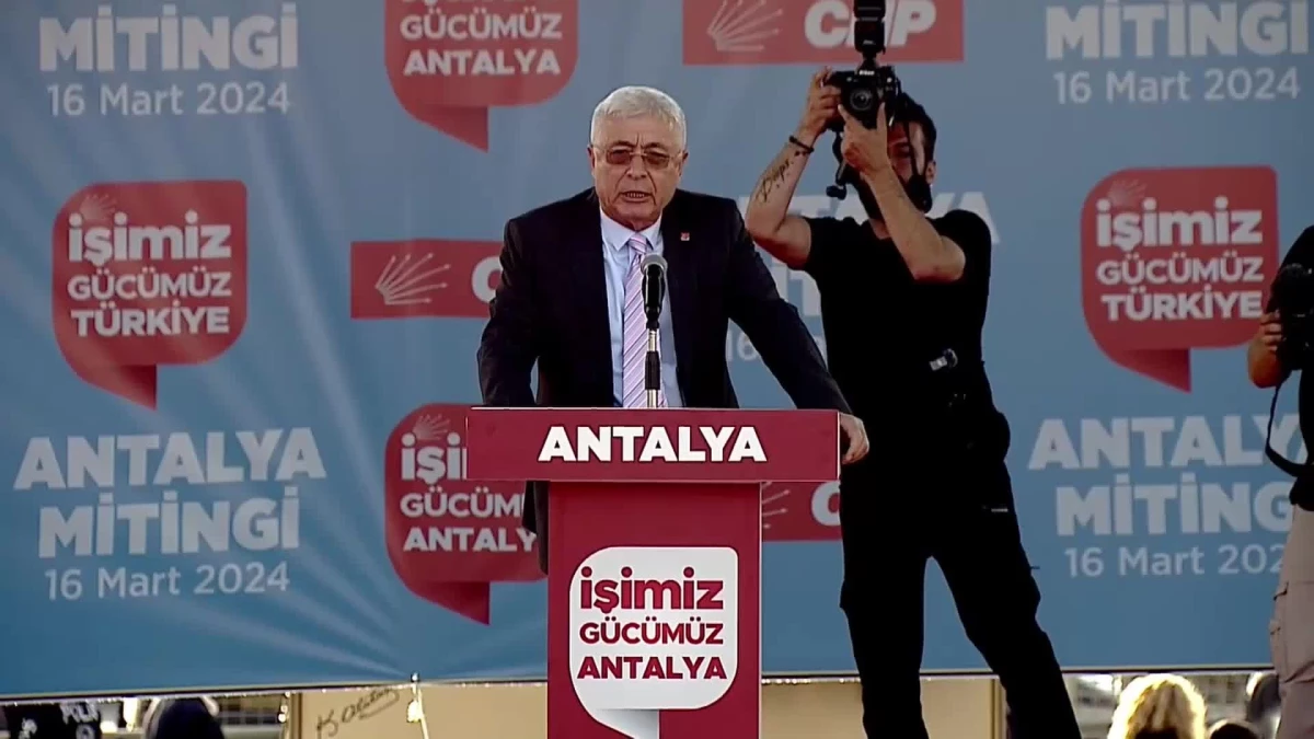 Muhittin Böcek, AKP\'li Rakibini Hedef Aldı, "Antalya Deprem Planı İçin Evrak Göndermeyen Tek Belediye Kepez\'di.