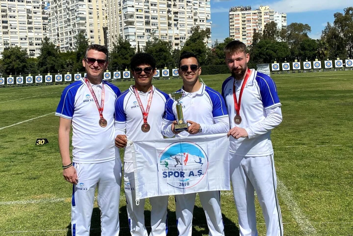 Kayseri Spor A.Ş. Spor Kulübü Şehitleri Türkiye Kupası\'nda 8 madalya kazandı