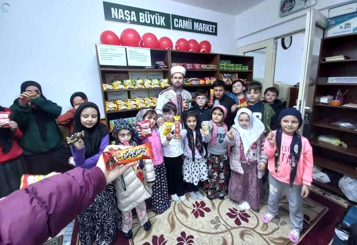 Kütahya Simav\'da Cami Market açıldı