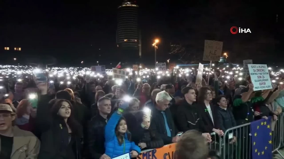 Slovakya\'da muhalefetten basın özgürlüğü protestosu