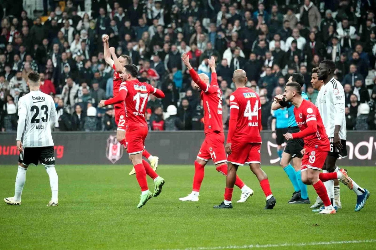 Beşiktaş, Antalyaspor\'a 2-1 mağlup oldu