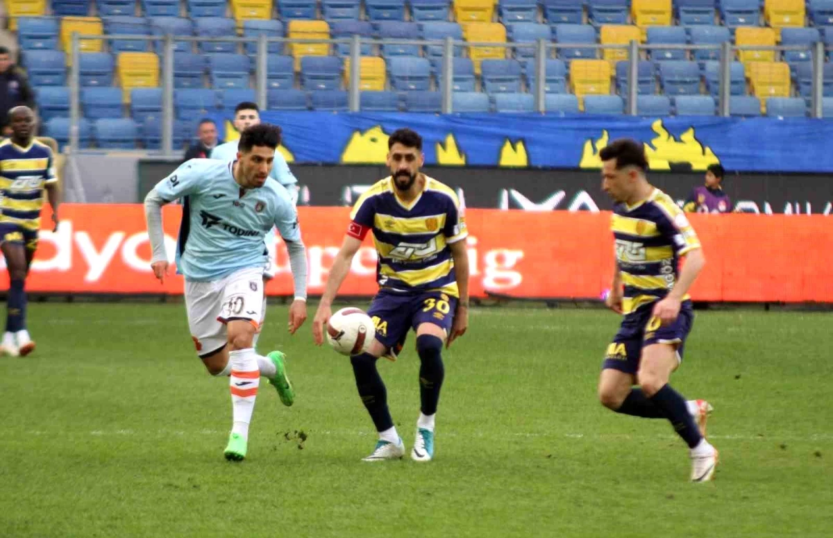 MKE Ankaragücü, Başakşehir\'i 2-1 Mağlup Etti