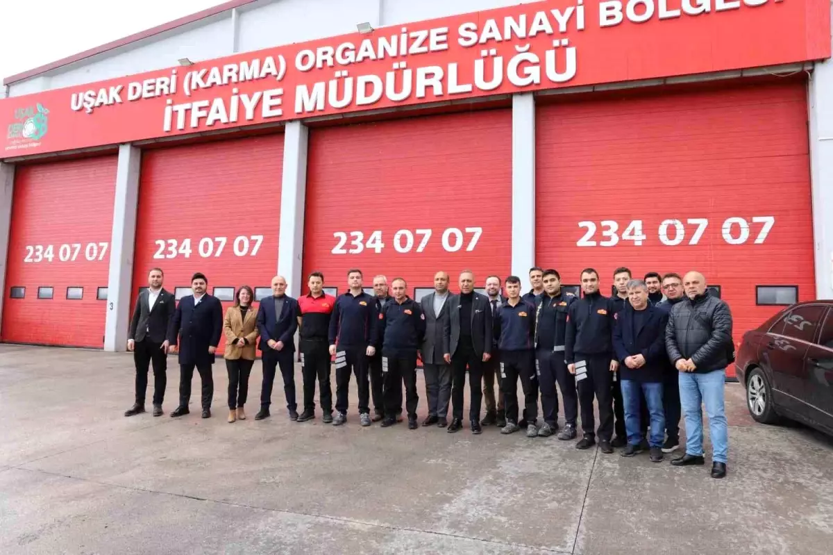 İYİ Parti Uşak Belediye Başkan Adayı Muhammet Gür, İşçilerle Buluştu