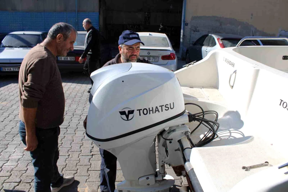 Aydın\'ın Efeler ilçesinde yaşayan Tosun Demir\'in balık tutkusu tekne sahibi yaptı