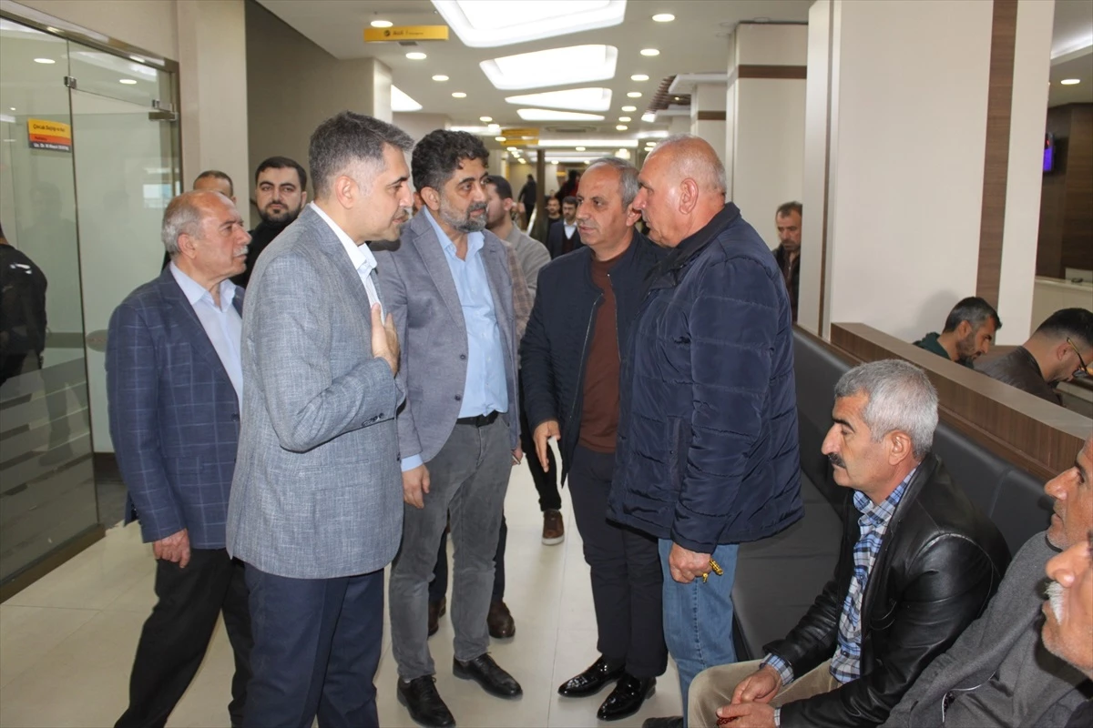 AK Parti Batman Belediye Başkan adayı hastaneleri ziyaret etti