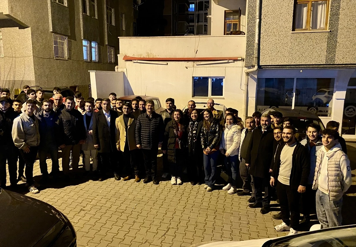 AK Parti Kırşehir Teşkilatı Gençlerle Sahurda Buluştu