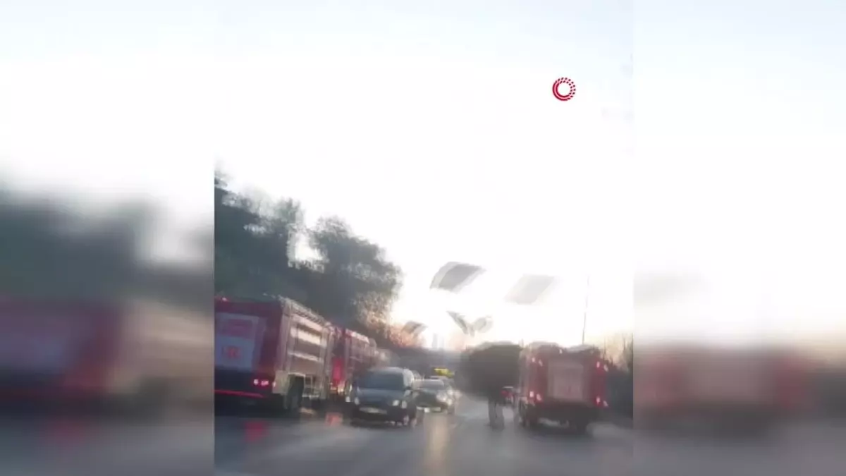 Beykoz\'da gecekondunun çatısında yangın çıktı