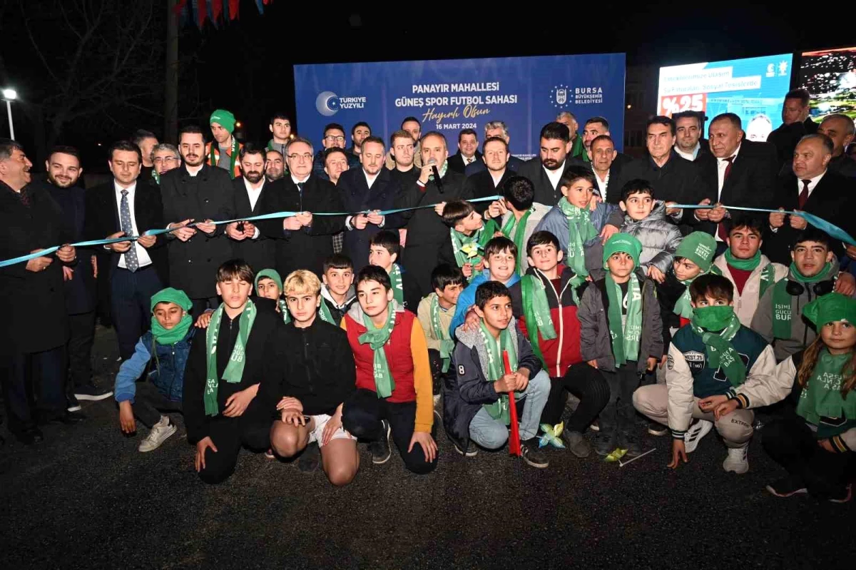 Bursa\'da Gençlere Yeni Futbol Tesisi Hizmete Açıldı