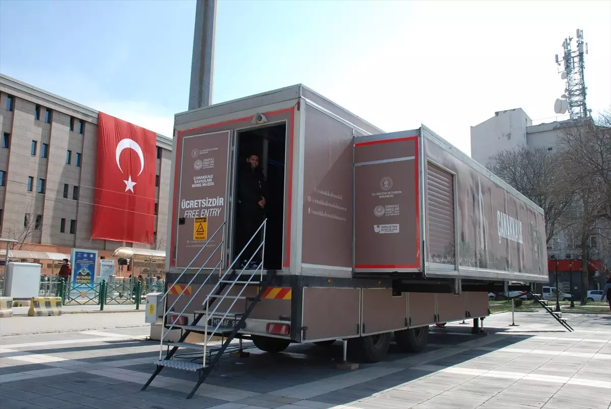 Çanakkale Savaşları Mobil Müzesi Eskişehir\'de Ziyaretçilerini Ağırlıyor