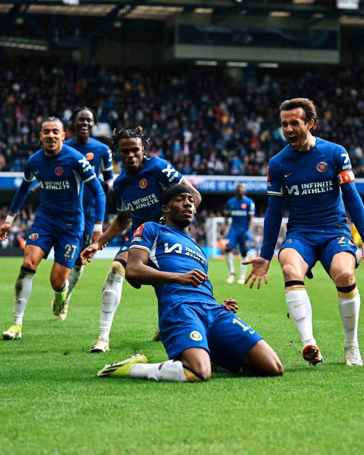 Chelsea, Leicester City\'i 4-2 mağlup ederek yarı finale yükseldi