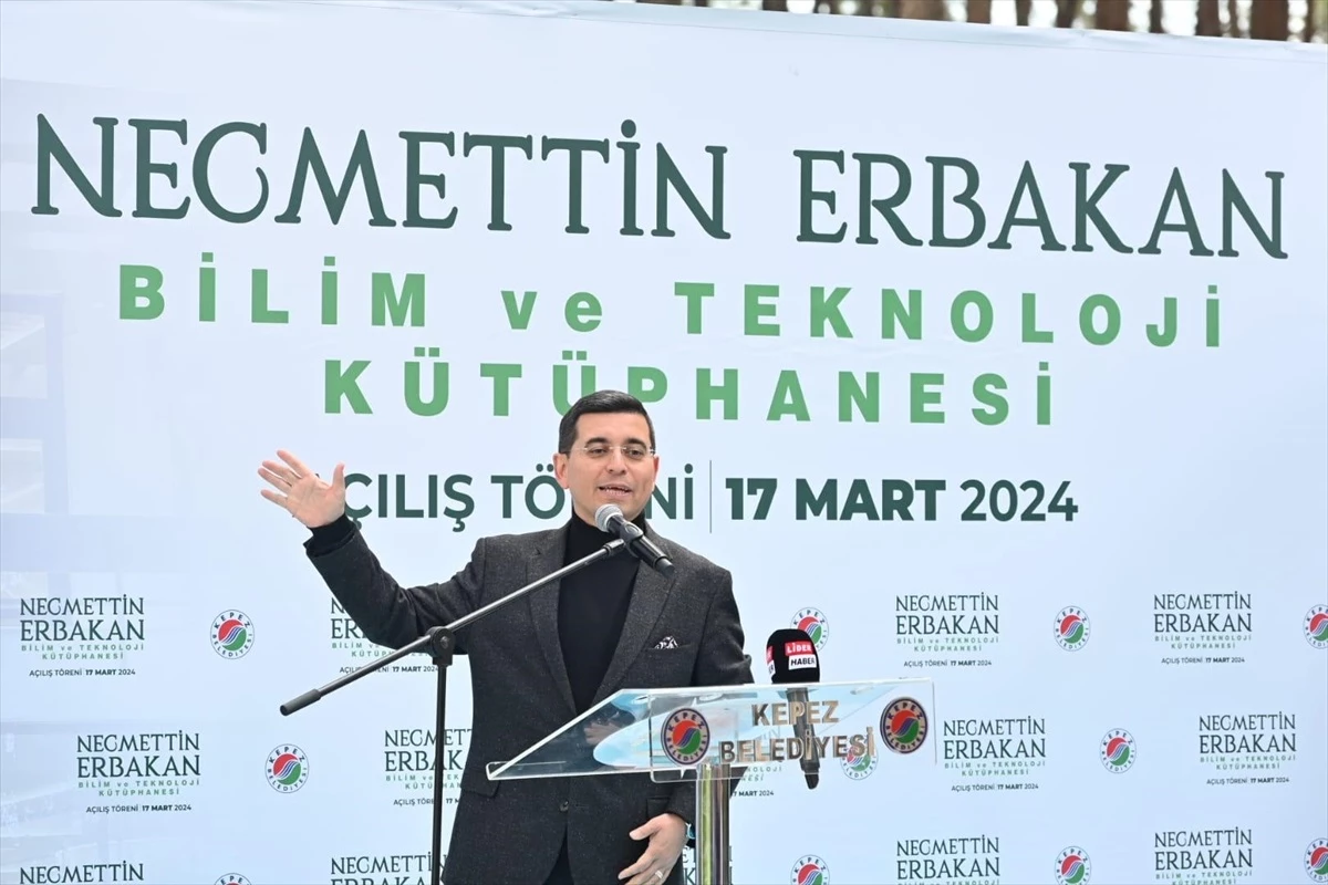 Cumhur İttifakı\'nın Antalya Büyükşehir Belediye Başkan adayı Hakan Tütüncü, 5 yılda 22 kütüphane açtıklarını söyledi