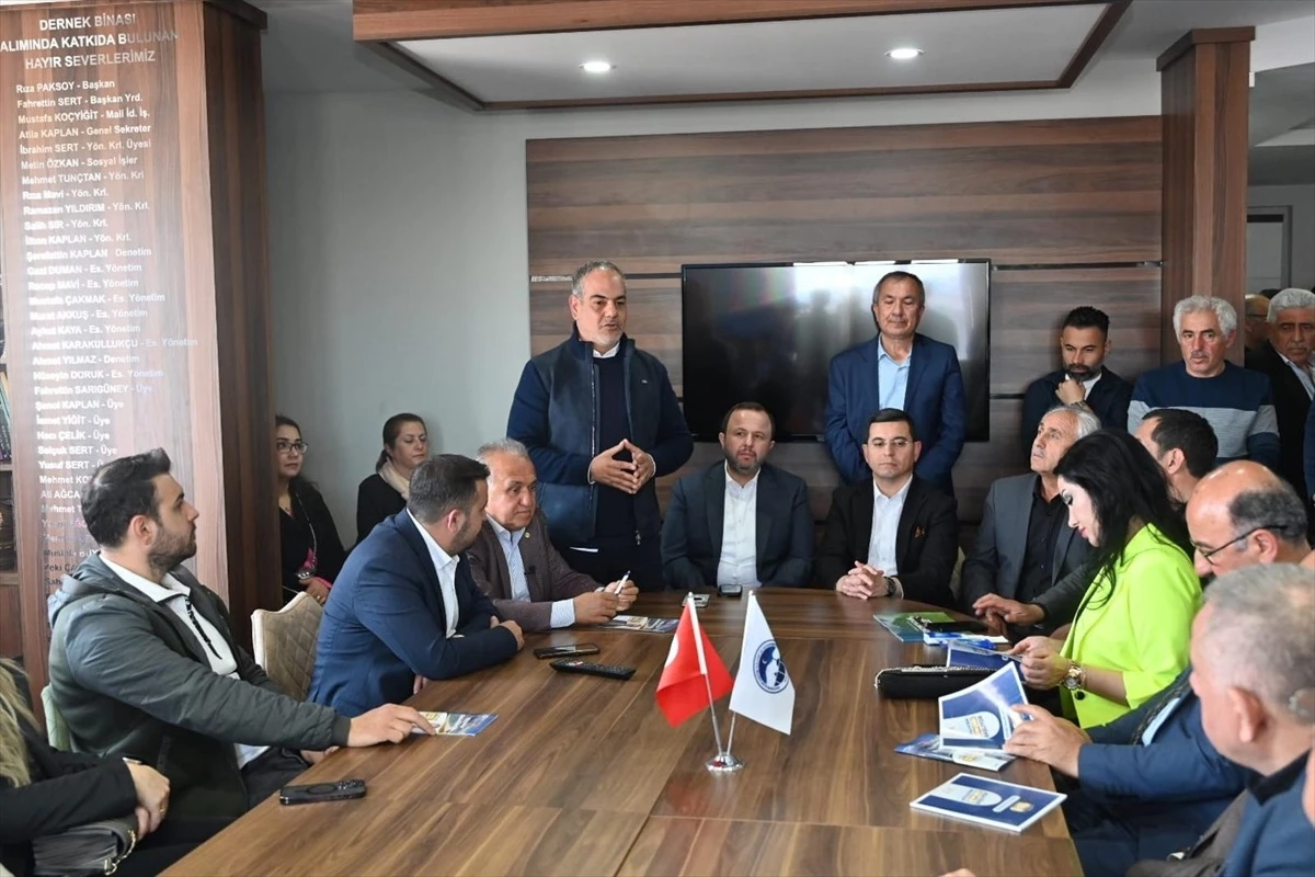 Cumhur İttifakı\'nın Muratpaşa Belediye Başkan Adayı Özdemir Manavoğlu, esnaf ve kurumları ziyaret etti