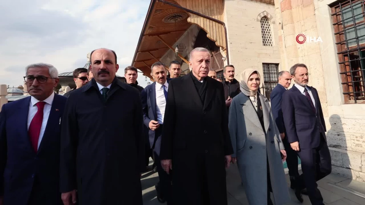 Cumhurbaşkanı Erdoğan, Mevlana Türbesi\'ni ziyaret etti